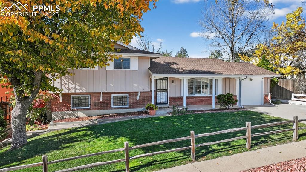 Image 3 of 40: Well loved and it shows!