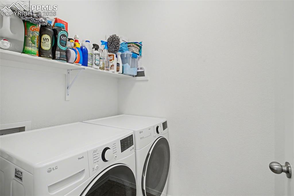 Image 13 of 30: Laundry