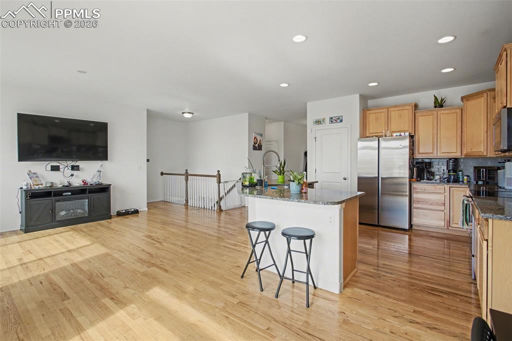 Image 6 of 30: Kitchen