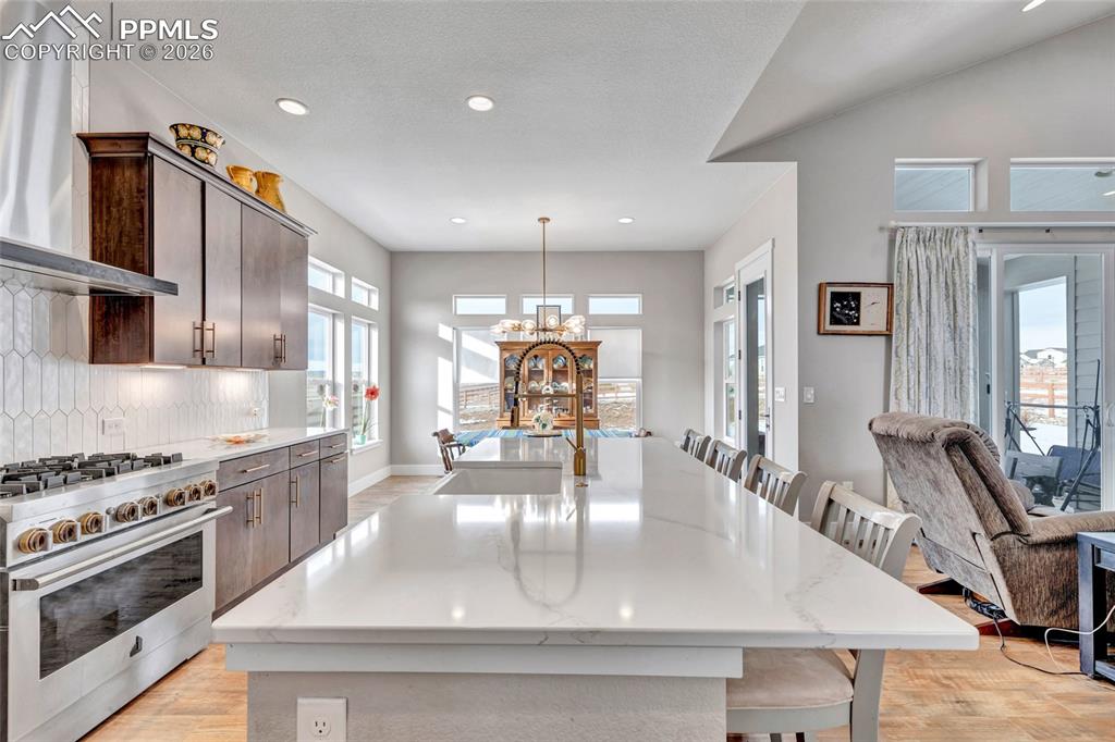 Image 13 of 45: Kitchen