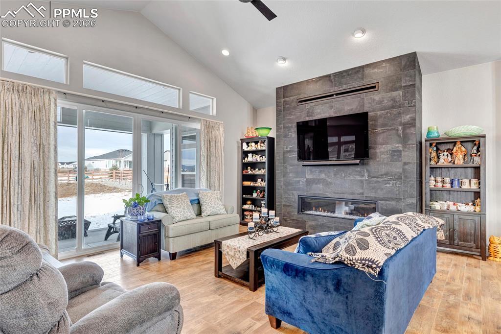 Image 8 of 45: Living Room