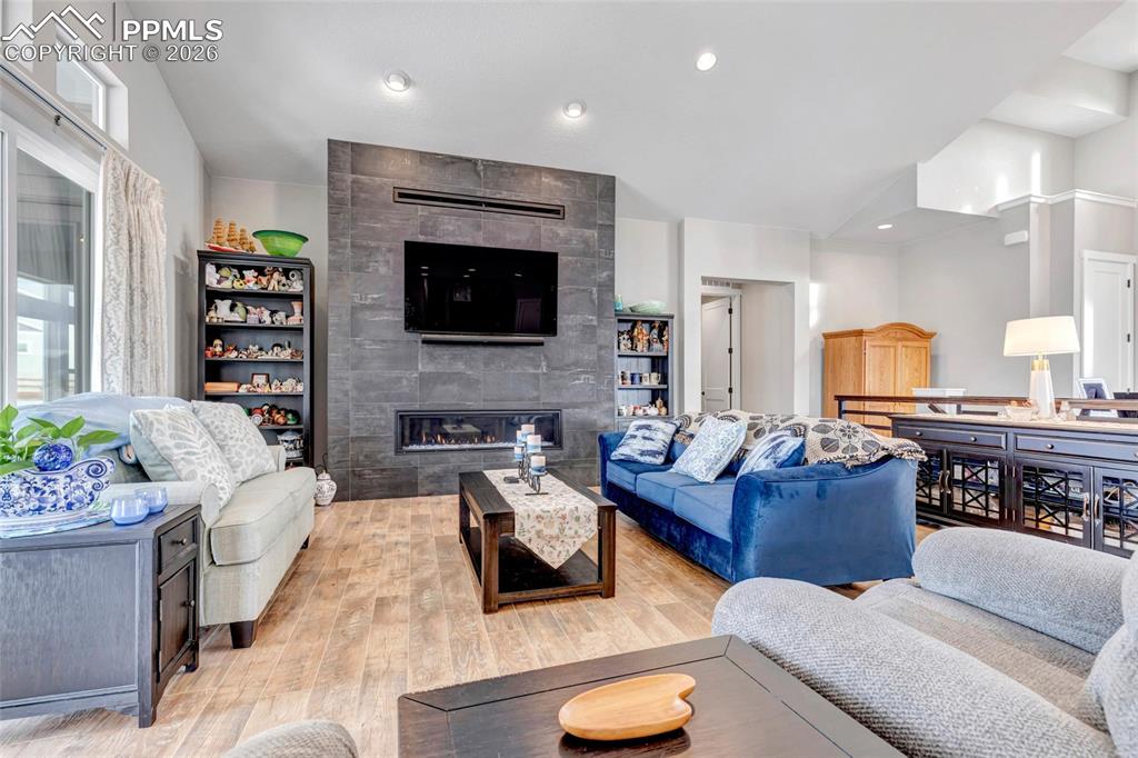 Image 9 of 45: Living Room