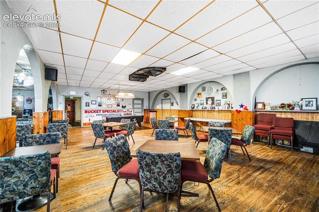 Image 15 of 17: Dining Area
