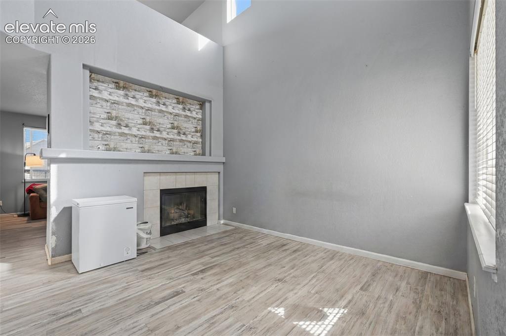 Image 8 of 24: Living Room