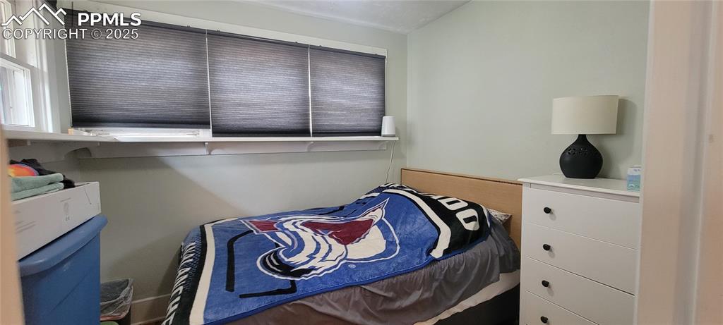 Image 11 of 27: Bedroom