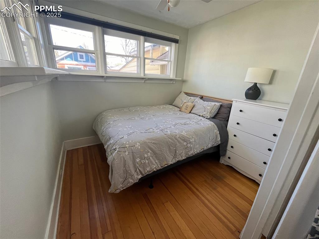 Image 12 of 27: Bedroom
