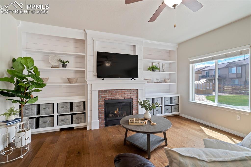 Image 8 of 48: Living Room