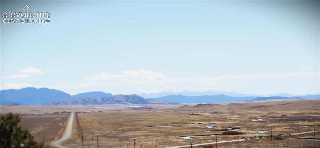 Image 2 of 15: View of Pikes Peak