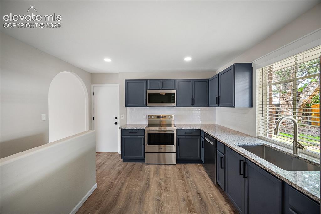 Image 13 of 43: Kitchen