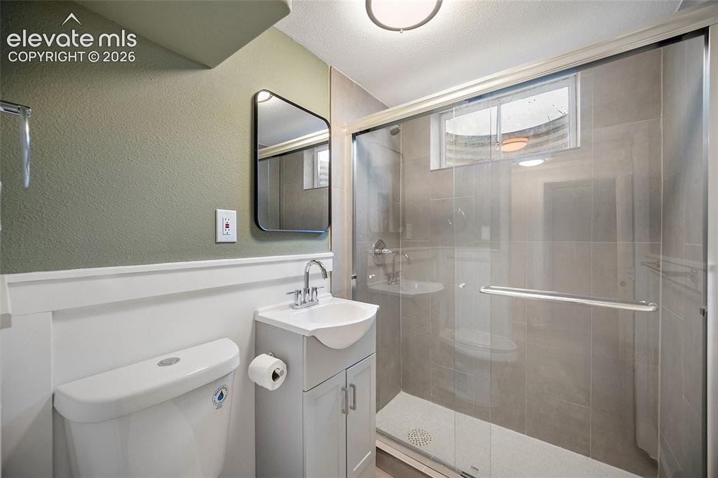 Image 29 of 43: Basement Bathroom 