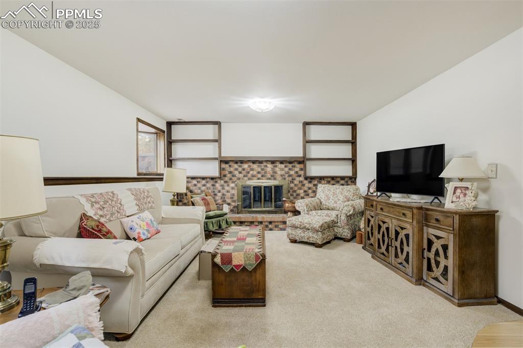 Image 16 of 30: Family Room