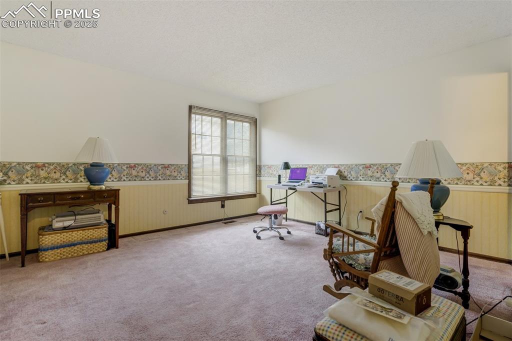 Image 17 of 30: Bedroom