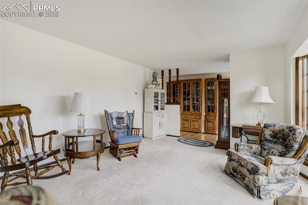 Image 5 of 30: Living Room