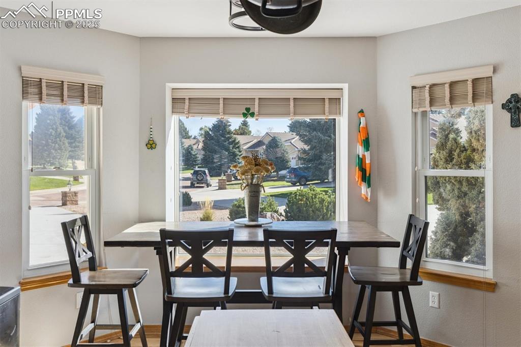 Image 11 of 39: Dining Area