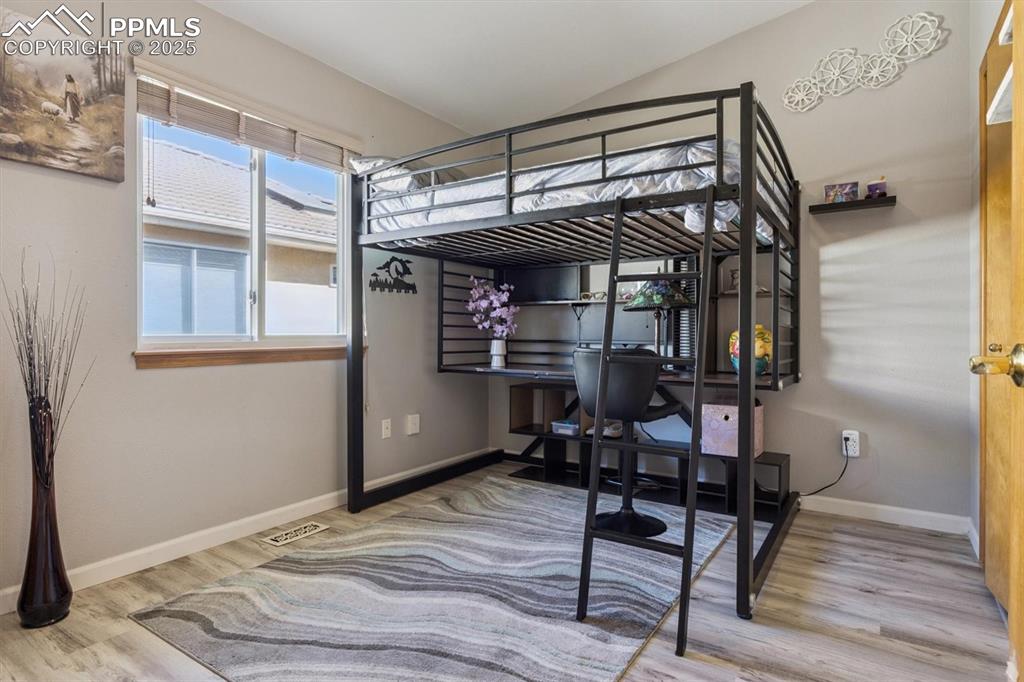 Image 18 of 39: Bedroom