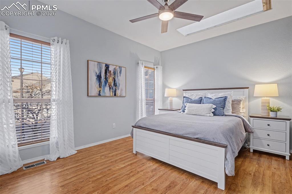 Image 11 of 39: Bedroom