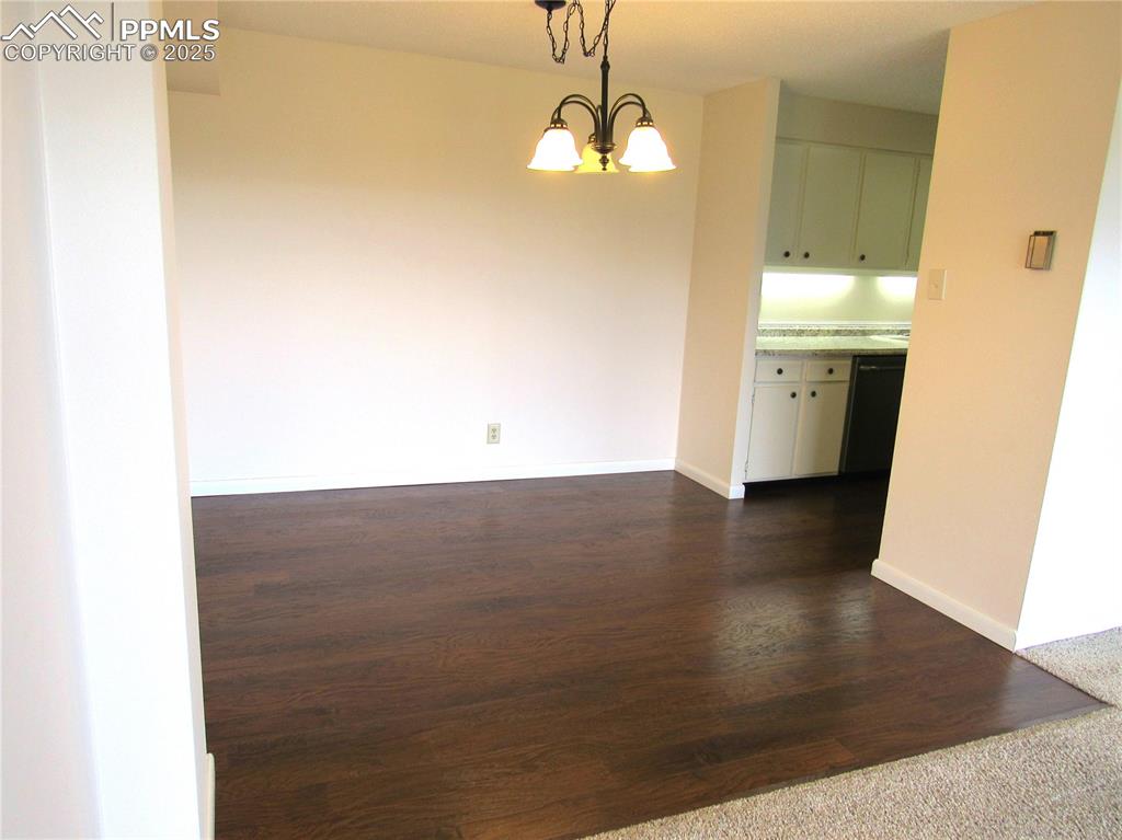 Image 10 of 25: Dining Room