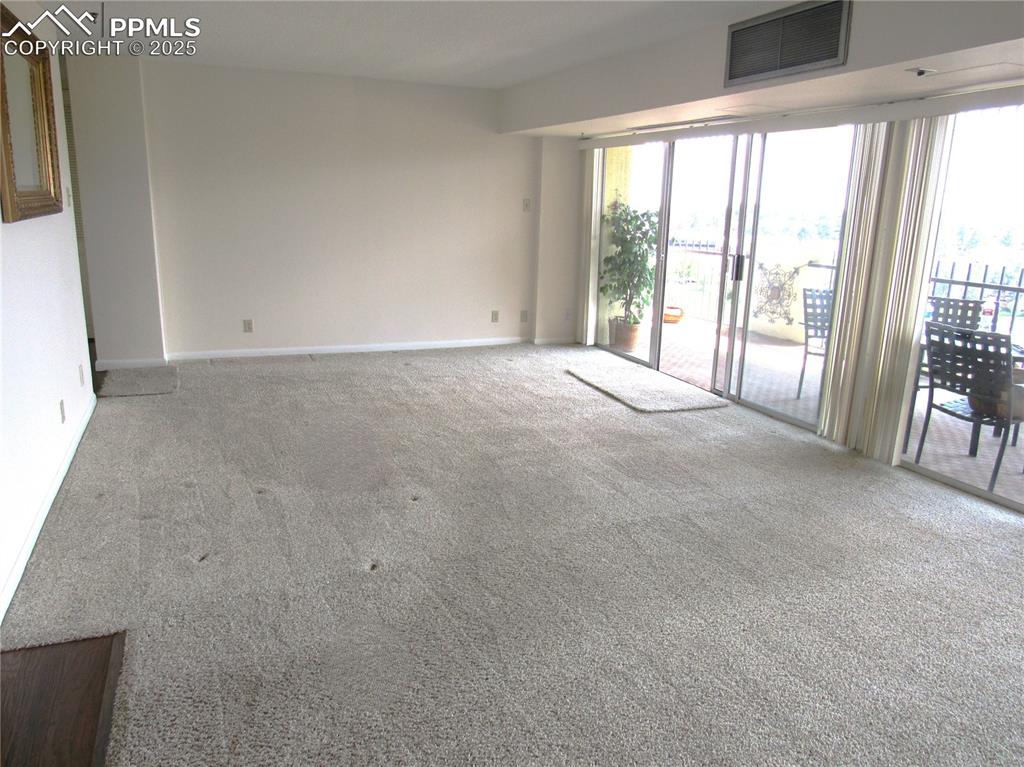 Image 2 of 25: Living Room