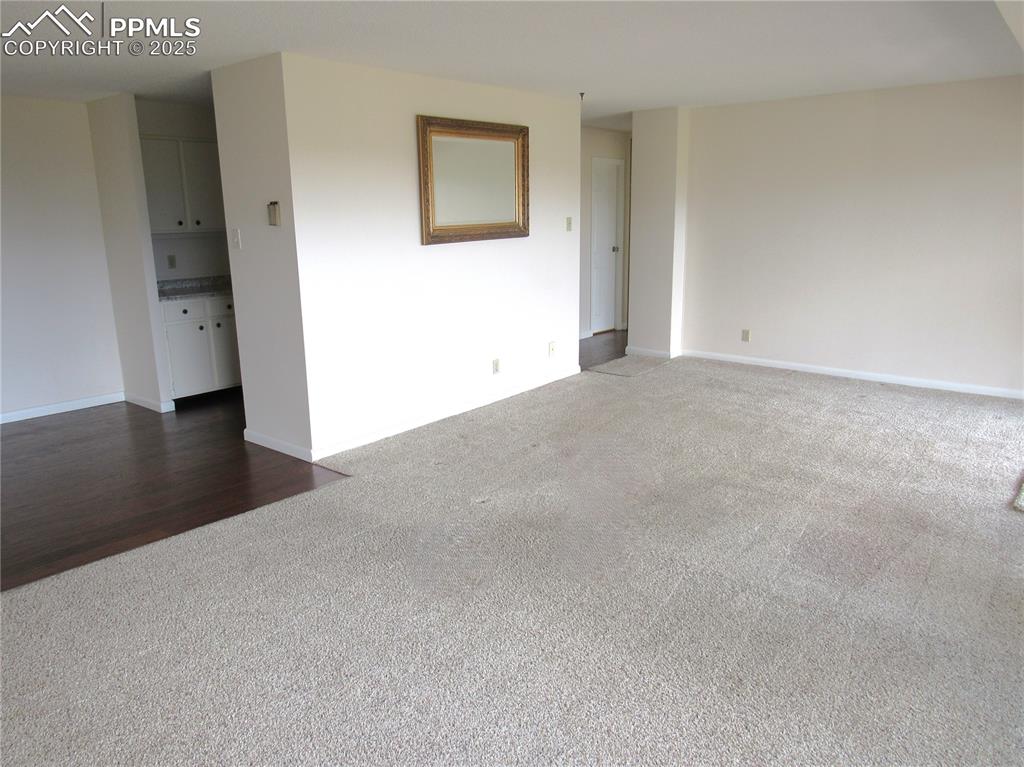 Image 3 of 25: Living Room