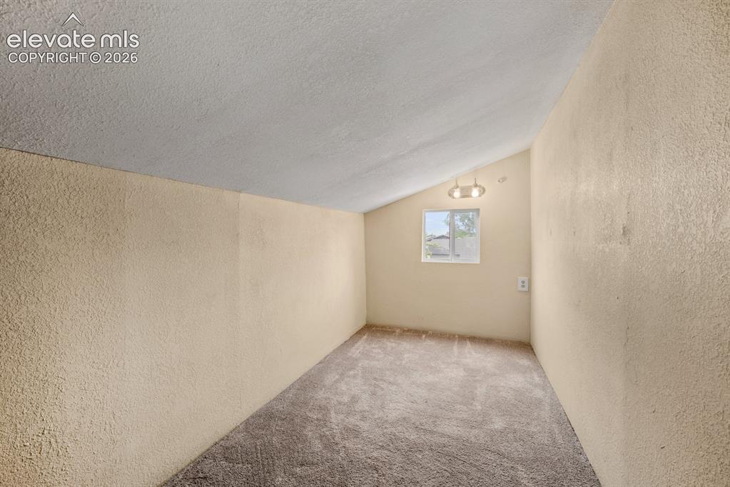 Image 38 of 48: Bonus Room
