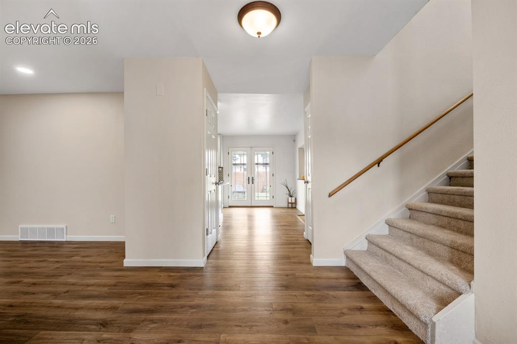Image 7 of 48: Entry