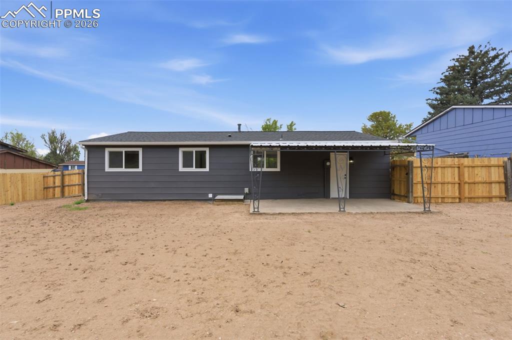 Image 22 of 28: Back of Structure