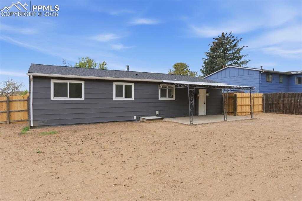 Image 23 of 28: Back of Structure