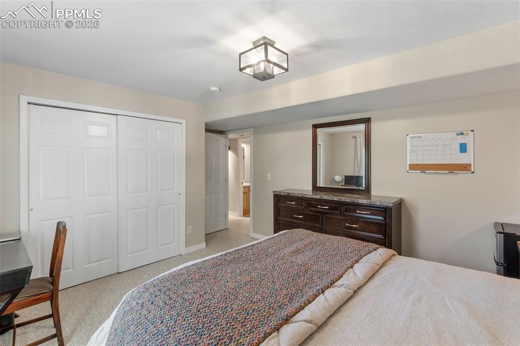 Image 26 of 42: Large Guest Bedroom