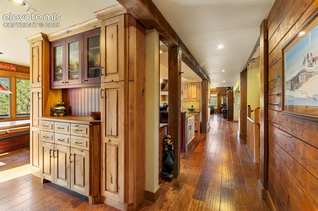Image 14 of 50: Kitchen