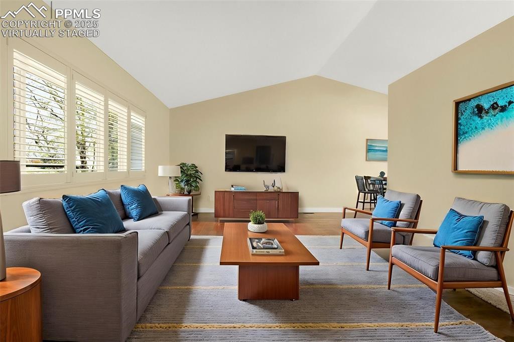 Image 5 of 36: Virtually Staged