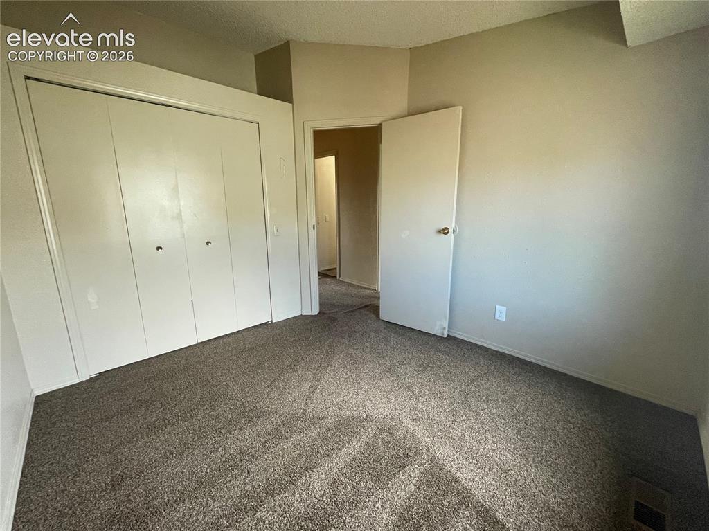 Image 19 of 28: Bathroom