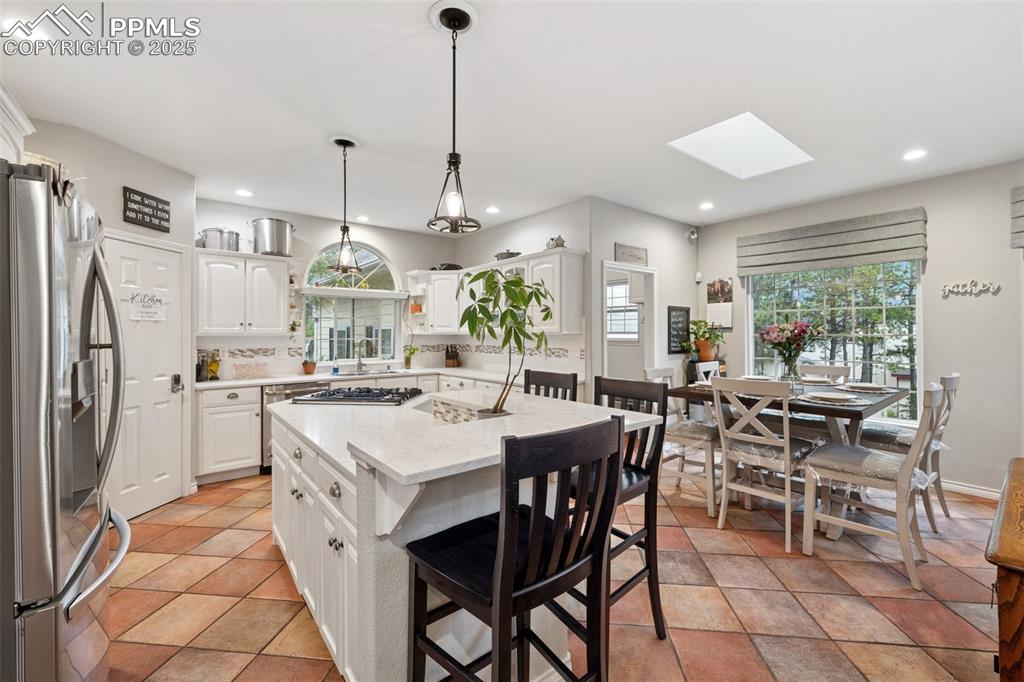 Image 10 of 45: Kitchen