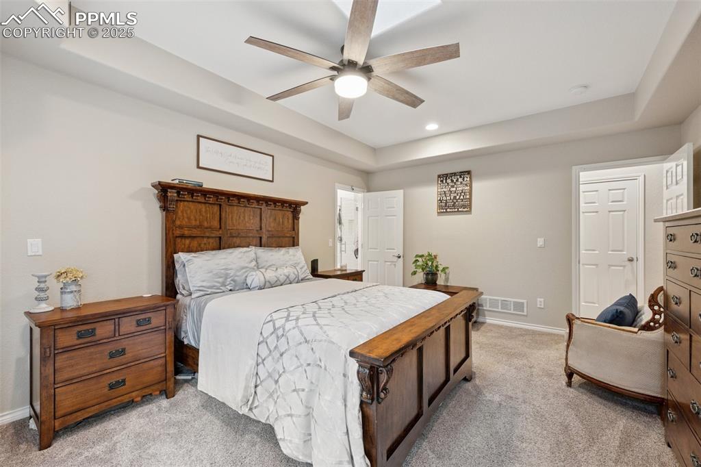 Image 17 of 45: Bedroom