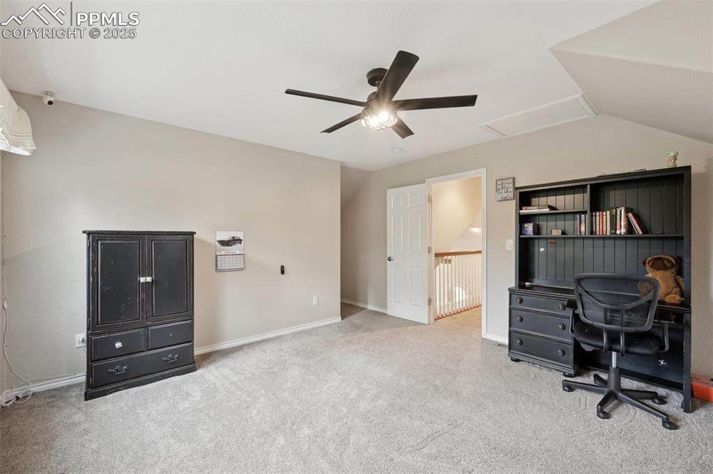 Image 25 of 45: Bedroom