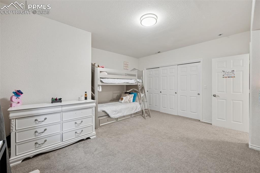 Image 31 of 45: Bedroom