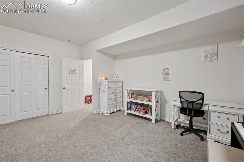 Image 32 of 45: Bedroom