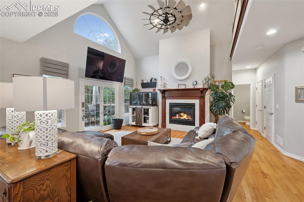 Image 6 of 45: Living Room