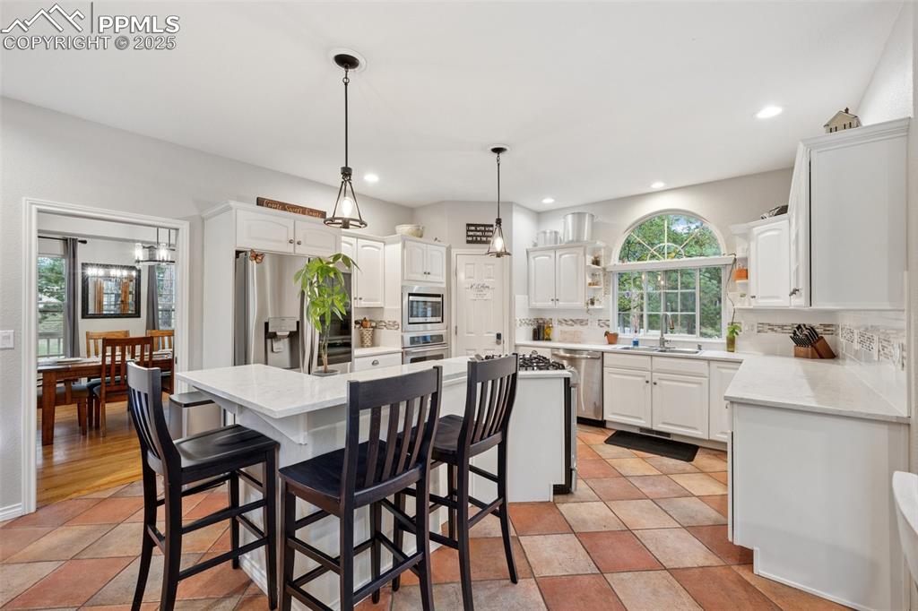 Image 9 of 45: Kitchen