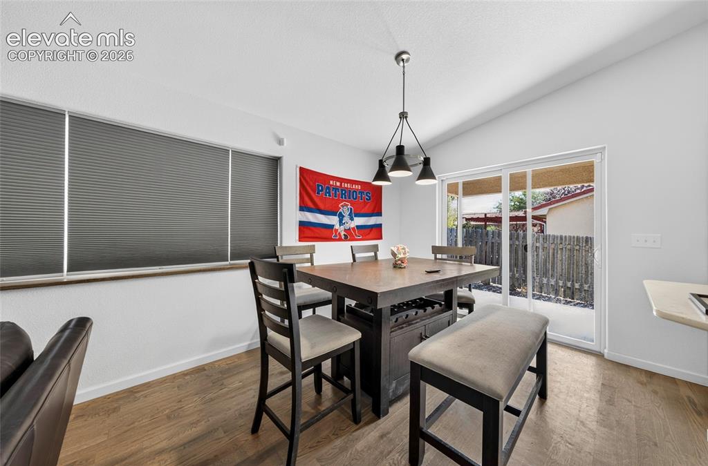 Image 10 of 30: Dining Area