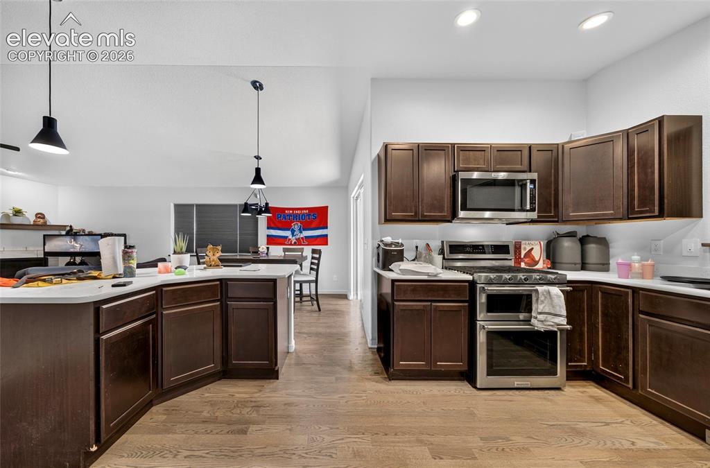 Image 12 of 30: Kitchen