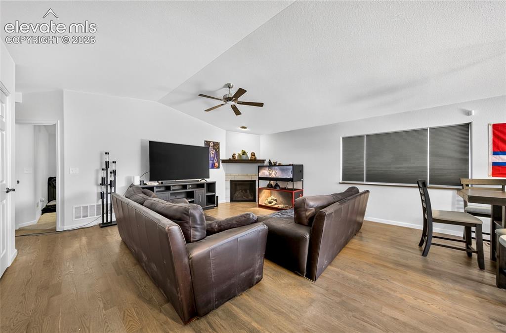 Image 5 of 30: Living Room