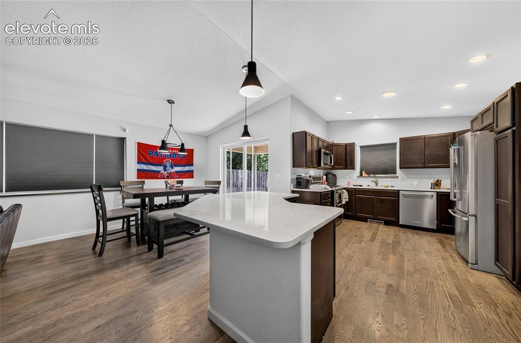 Image 6 of 30: Kitchen