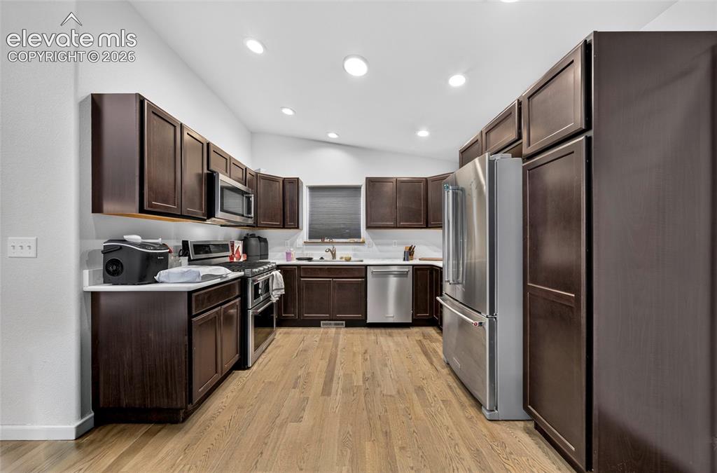 Image 9 of 30: Kitchen