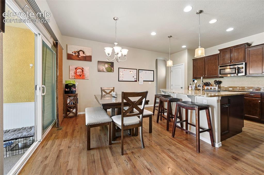 Image 9 of 40: Dining Area