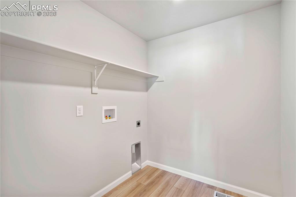Image 18 of 24: Photos of a Model Home
