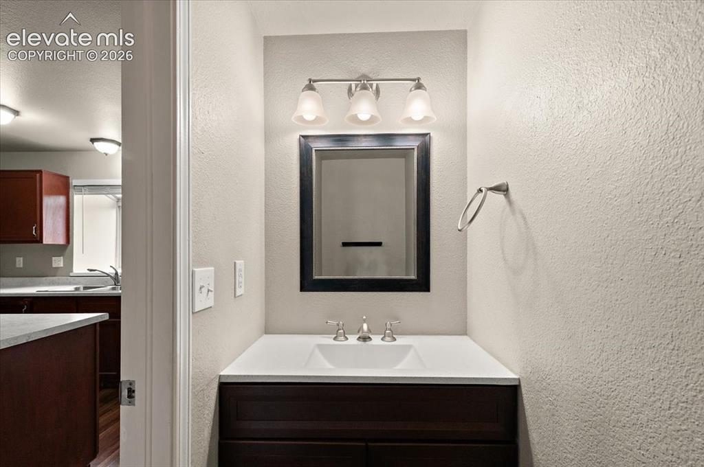 Image 11 of 31: Bathroom
