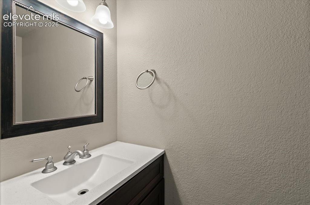 Image 12 of 31: Bathroom