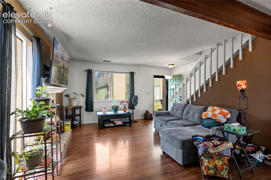 Image 7 of 20: Living Room