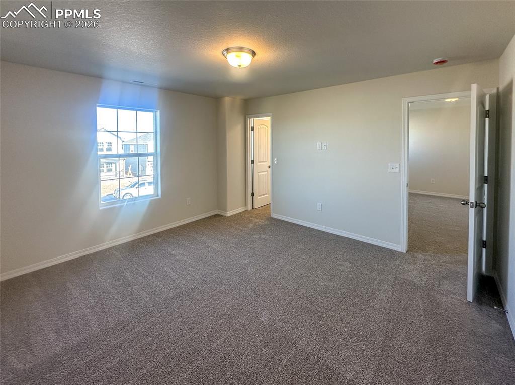 Image 22 of 34: Bedroom