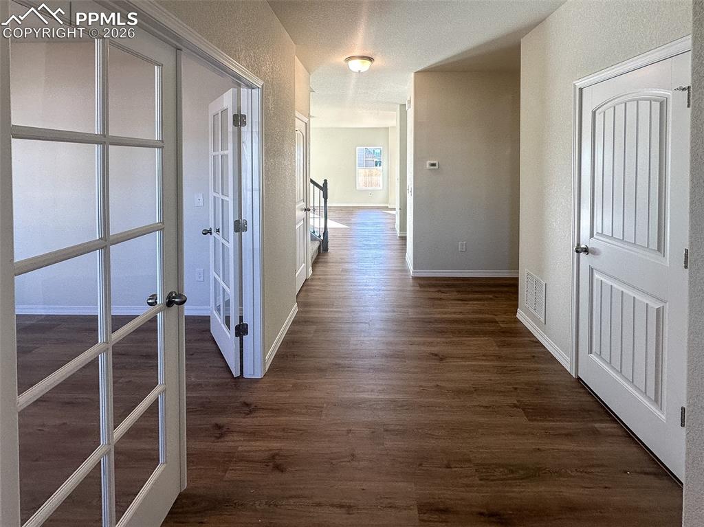 Image 3 of 34: Entrance Foyer